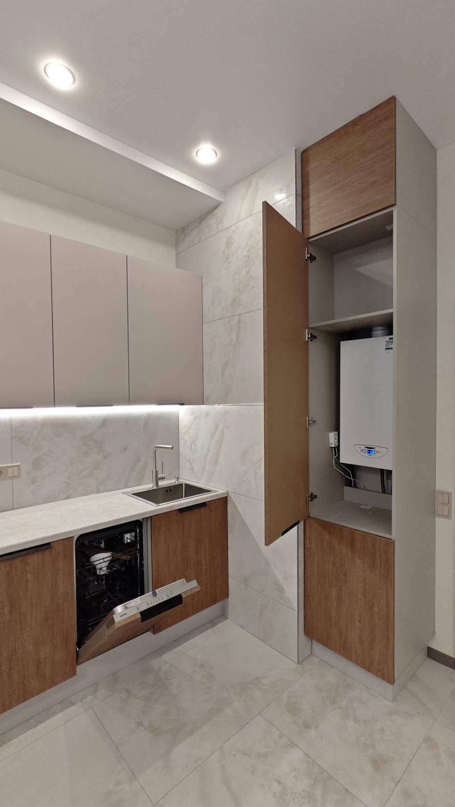 КУХНЯ по адресу ул.Танкиста Серебрякова д.14-1 кв.12